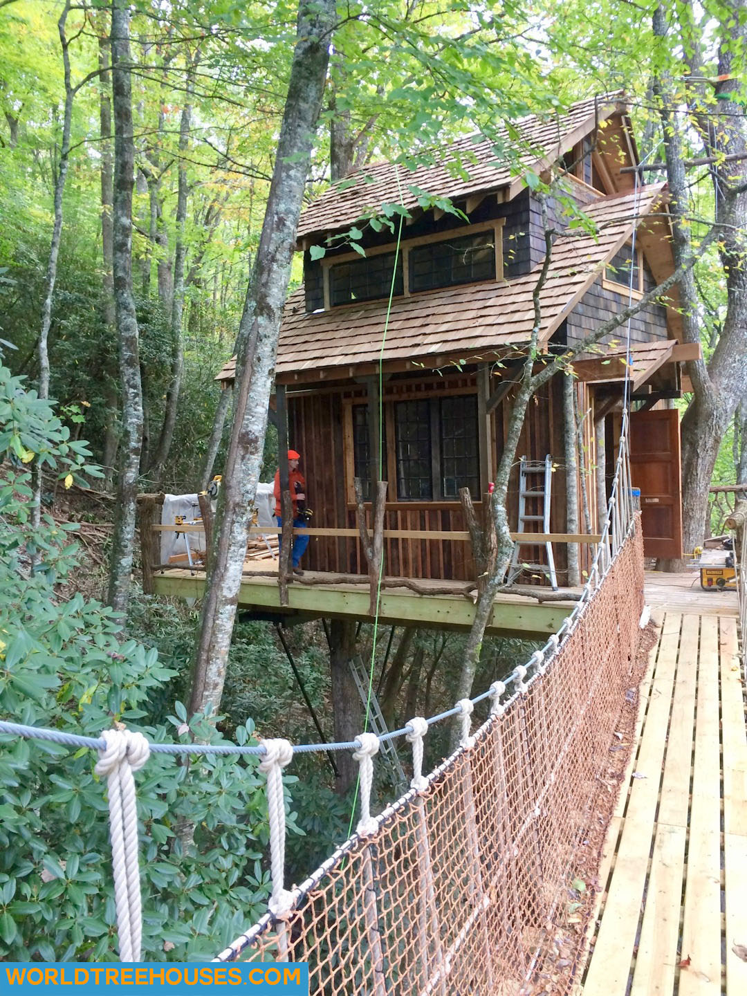 WNC treehouse builders : Panthertown Finishing Touches!